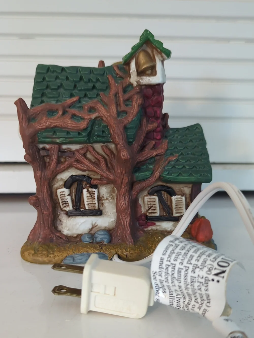 2001 Spooky Hollow Spooky School Lighted House
